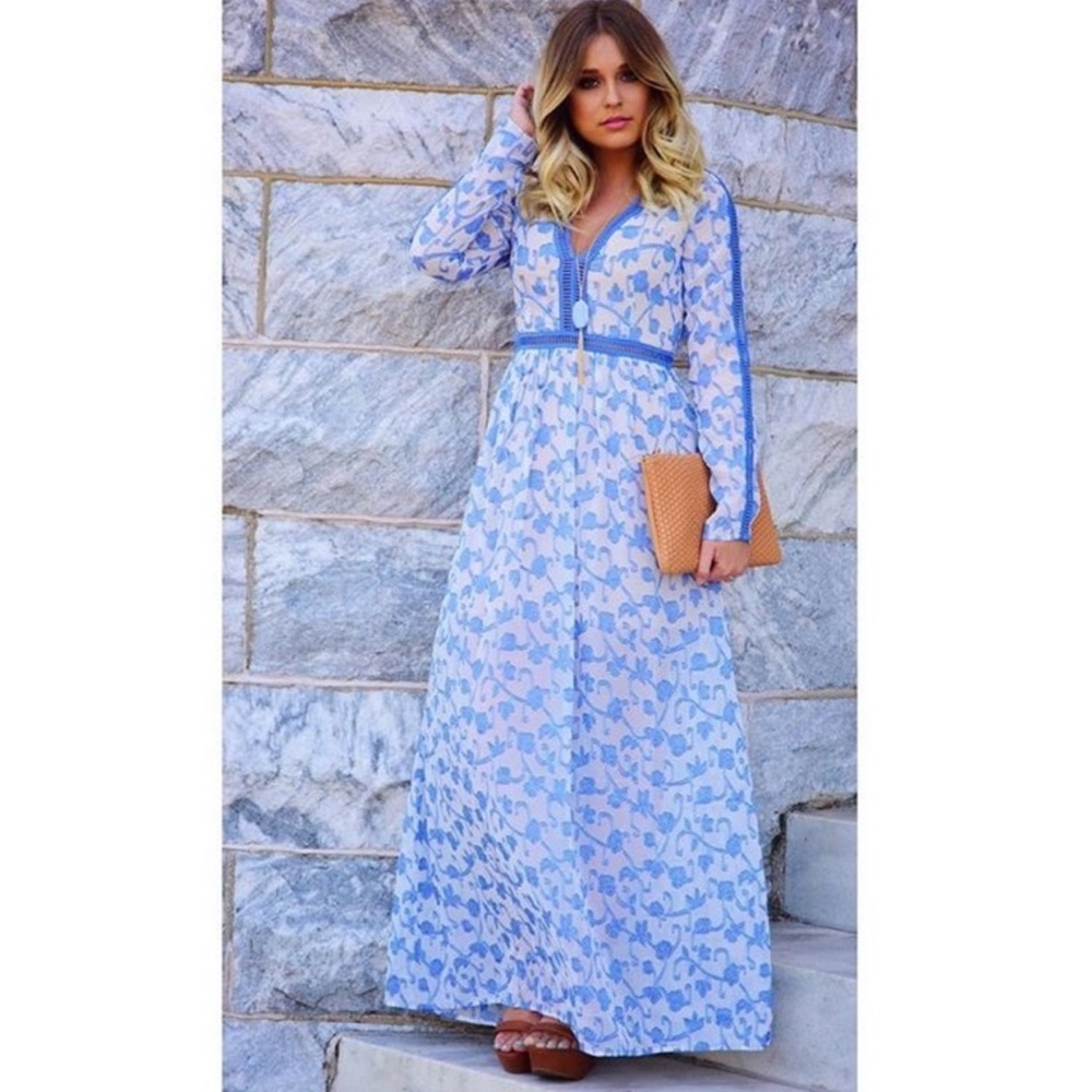 Re:named Blue and White Floral Maxi Dress-size S
Worn once to Santorini